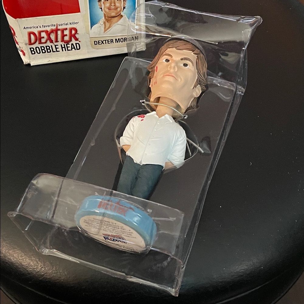 Showtime Collection Dexter Morgan Bobblehead - Red, Blue, White - Picture 3 of 15